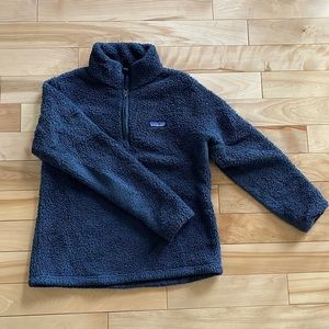 Grey fuzzy Patagonia quarter zip